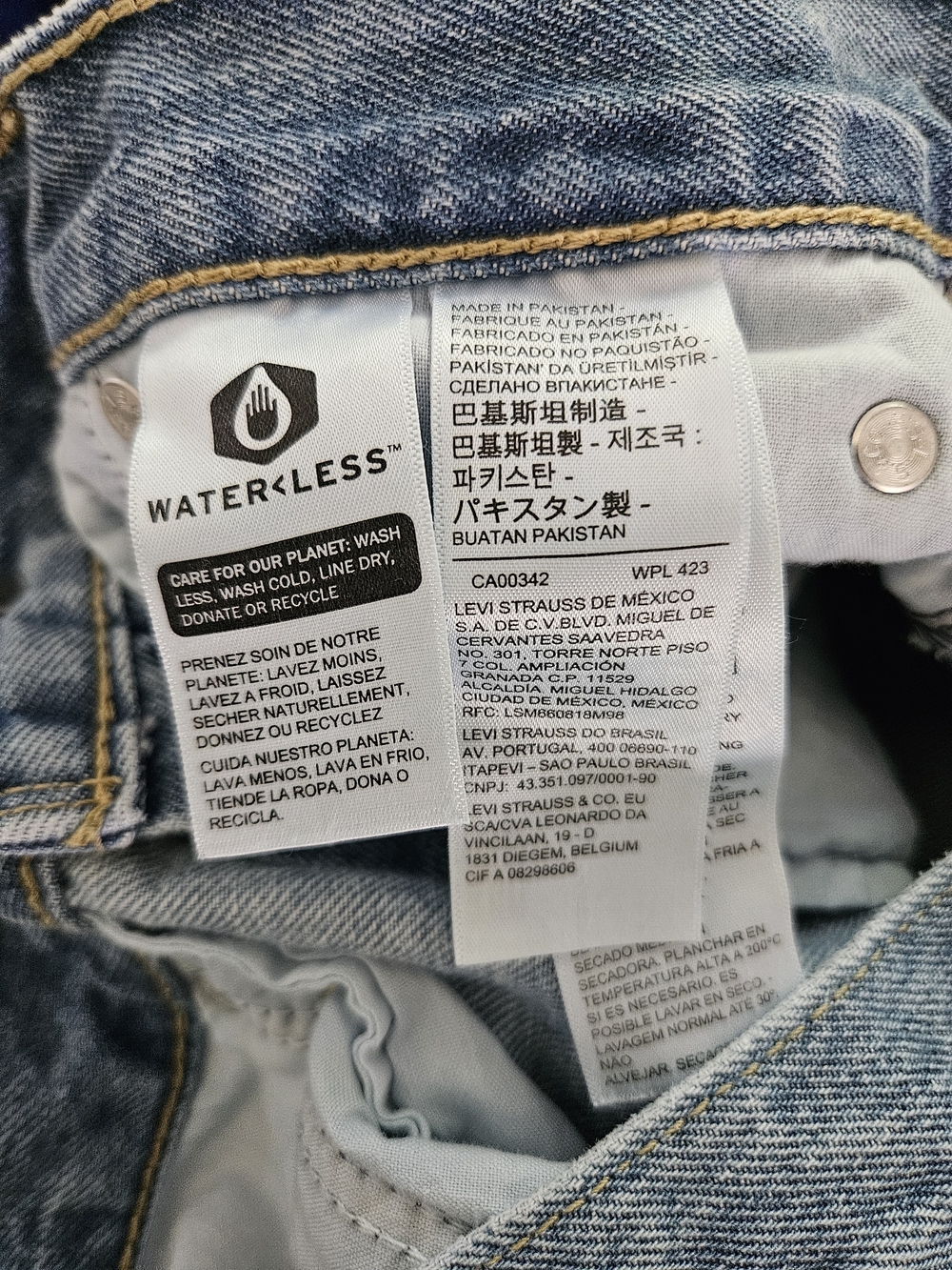 Women's Levi '94 Baggy Jeans - Picture 11 of 12